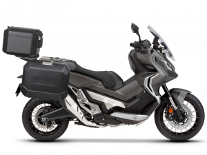 Kompletná sada čiernych hliníkových kufrov SHAD TERRA BLACK , 48 litrov vrchný kufor, 47/47 litrov b SHAD HONDA X-ADV 750